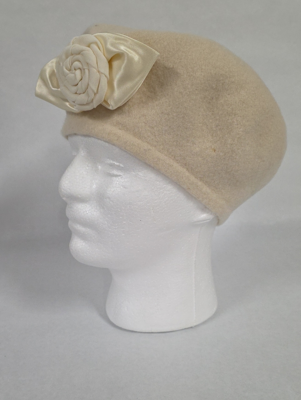 Vintage Czech Wool Cream Felted Beret Hat with Fabric Rose Bow Accent